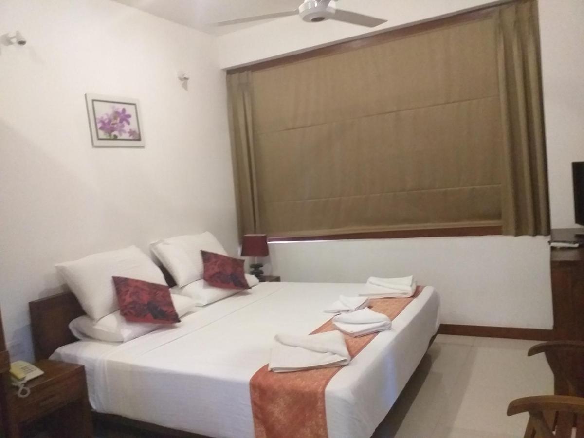 De Mansion Hotels Katugastota Dış mekan fotoğraf