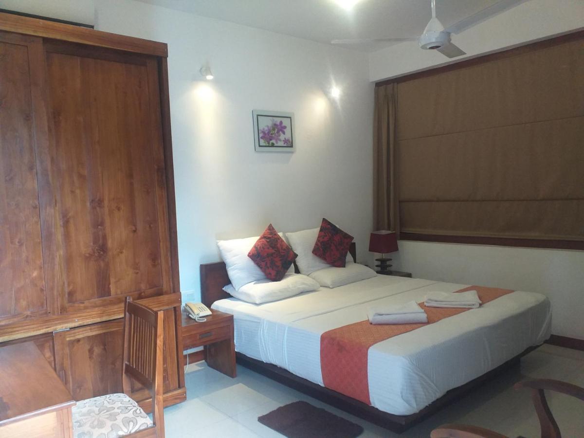De Mansion Hotels Katugastota Dış mekan fotoğraf