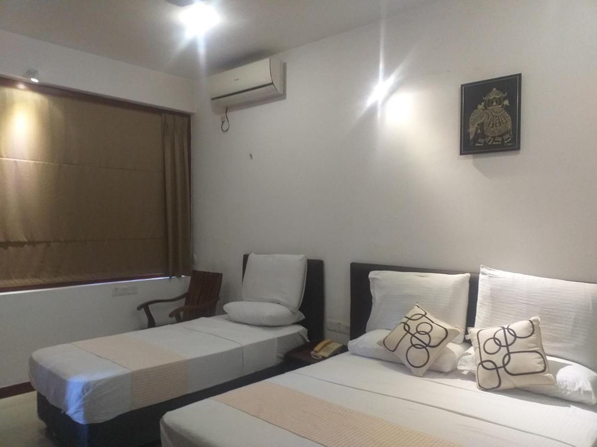 De Mansion Hotels Katugastota Dış mekan fotoğraf
