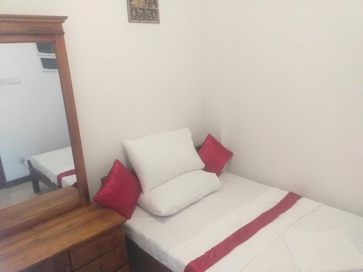 De Mansion Hotels Katugastota Dış mekan fotoğraf