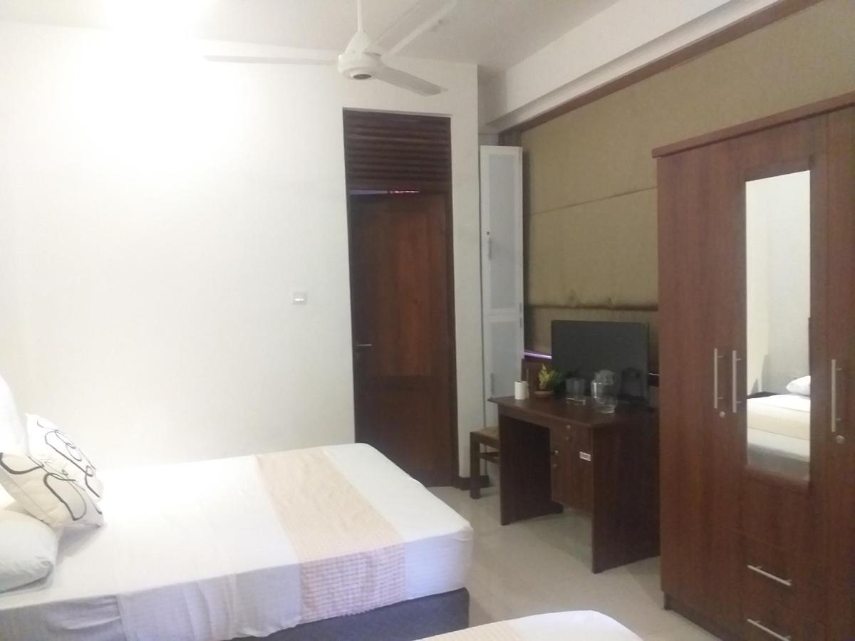 De Mansion Hotels Katugastota Dış mekan fotoğraf