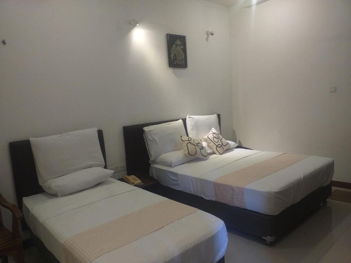 De Mansion Hotels Katugastota Dış mekan fotoğraf