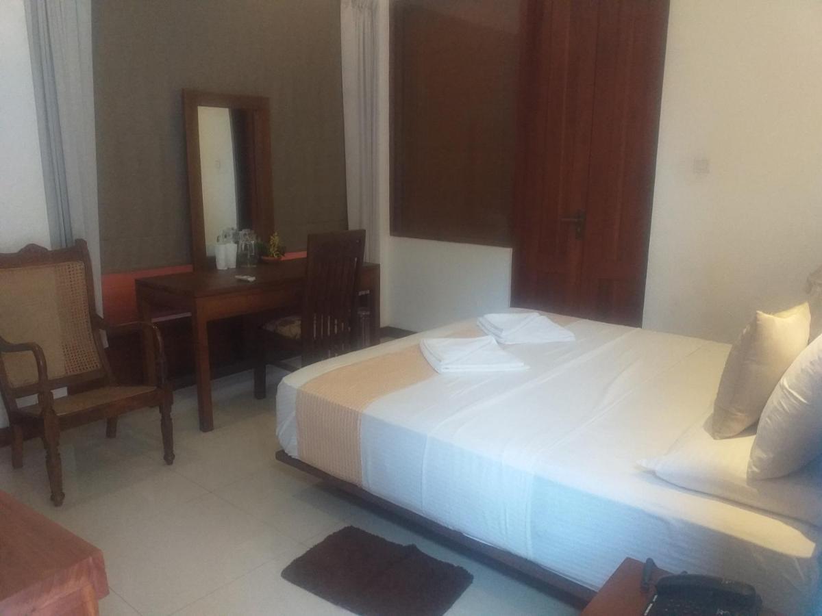 De Mansion Hotels Katugastota Dış mekan fotoğraf